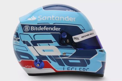 Ferrari pilotlarının Miami GP özel "mavi" temaslı kask tasarımları 