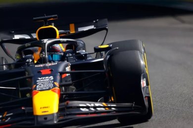 Verstappen arka arkaya pole pozisyonu rekorunu kırmaya hazırlanıyor 