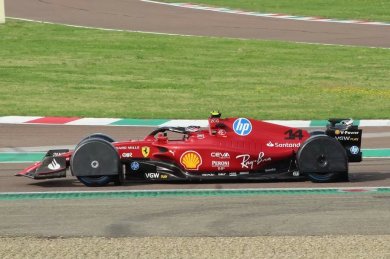Ferrari, Fiorano F1 testinde daha agresif çamurluklar test ediyor 